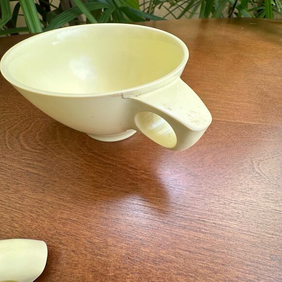 Vintage Boontonware Yellow Coffee Cups Melmac - Picture 6 of 13